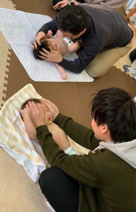 ベビーマッサージ1